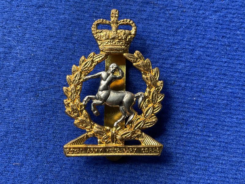 Q/C Royal Army Veterinary Corps cap badge