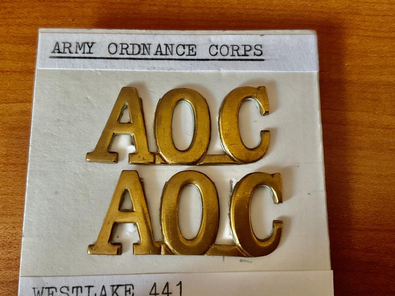 WW1 A.O.C (Army Ordnance Corps) brass shoulder titles