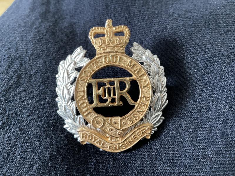 Post 1952 Royal Engineers officers bi/metal cap badge