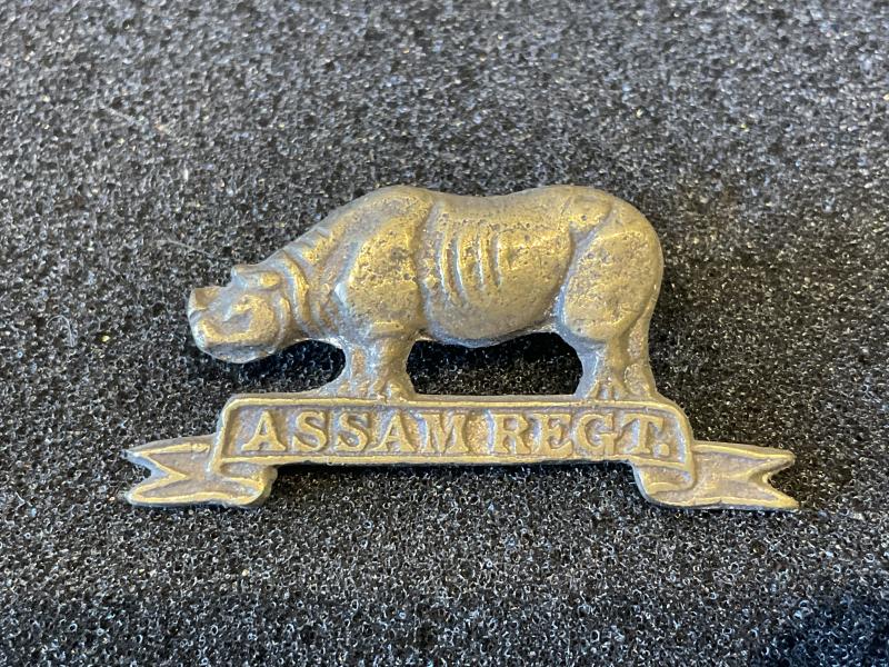 WW2 ASSAM REGIMENT brass cap badge