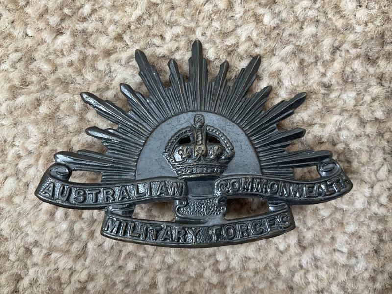 WW1/2 Australian Rising Sun slouch hat badge