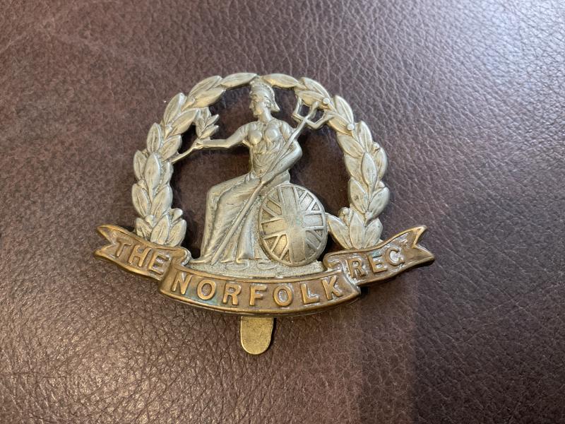 WW1 The Norfolk Regiment cap badge