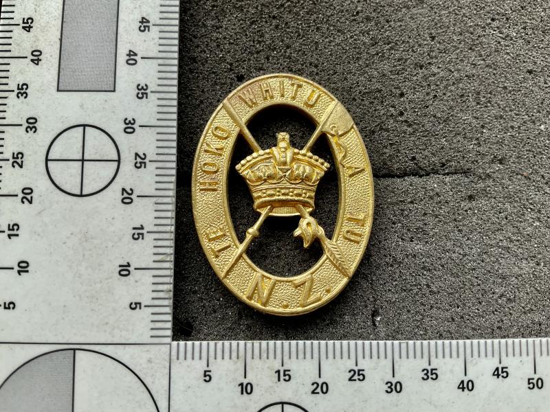 WW1 N.Z Maori Battalion cap/ collar badge