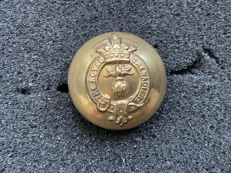 WW1 C.E.F 10th Regiment, Royal Grenadiers button