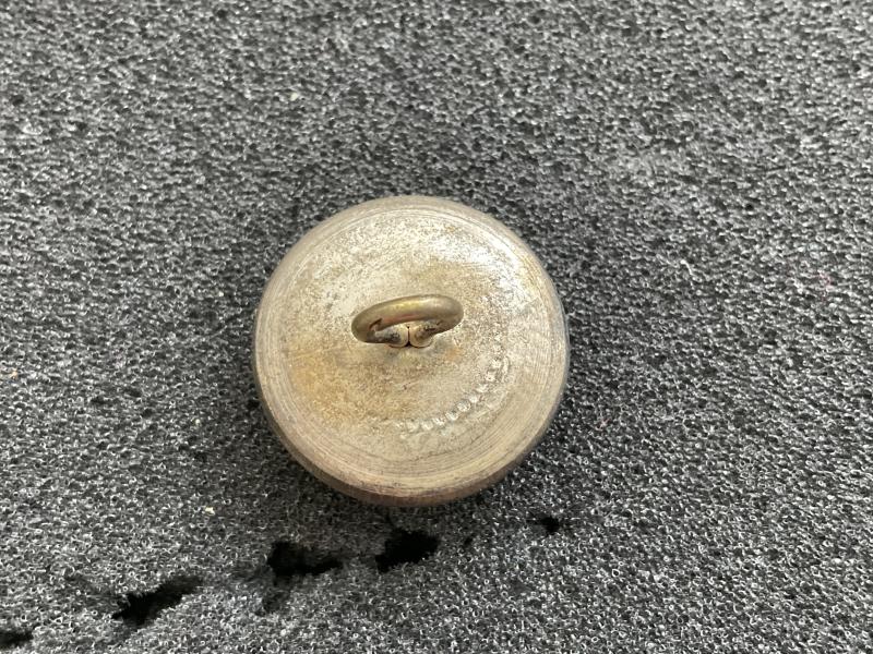 Pakistan police , white metal button