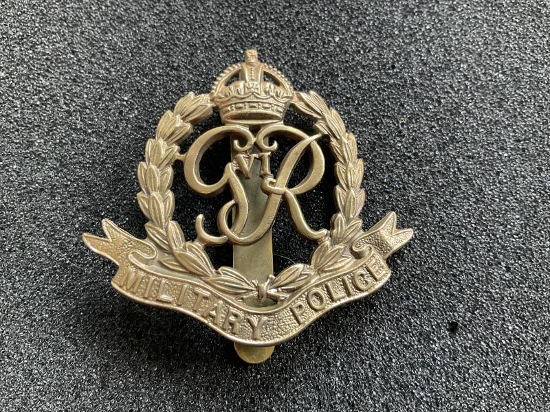 WW2 Royal Military Police brass cap badge