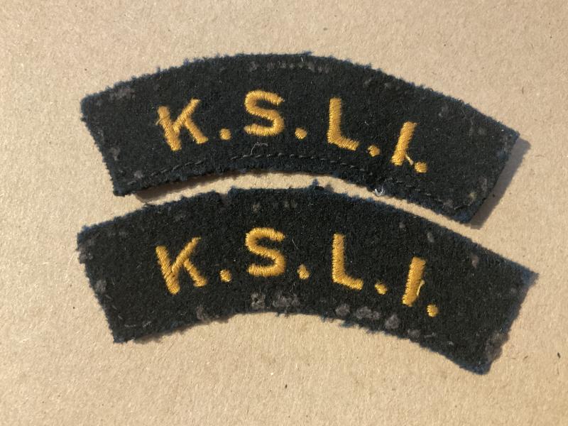 Post war K.S.L.I gold on dark green shoulder titles