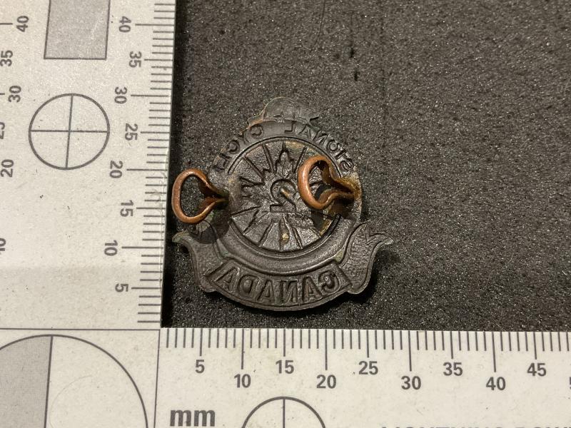 WW1 C.E.F 2nd Divisional Cyclist Corps collar badge