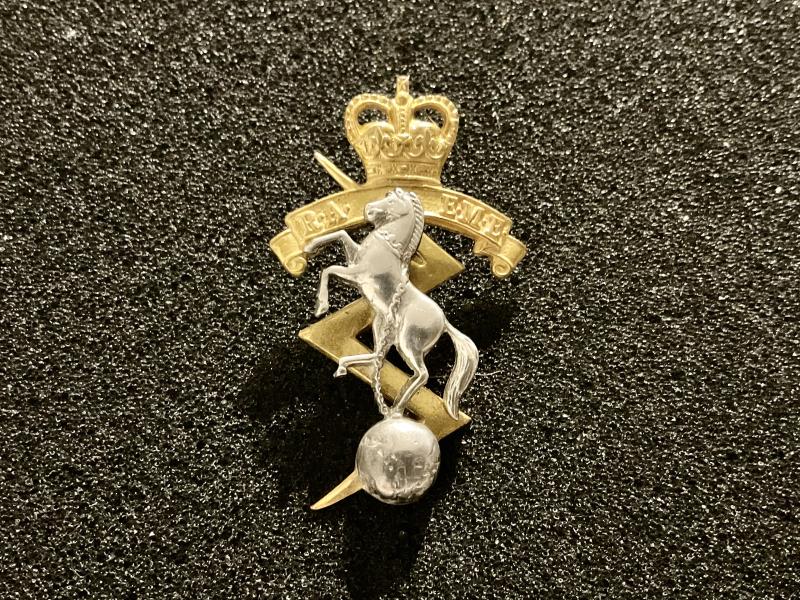 R.A.E.M.E cap badge circa 1953-60s in great condition