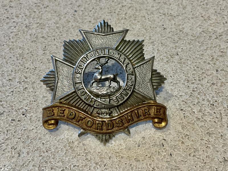 Victorian Bedfordshire Regiment cap badge