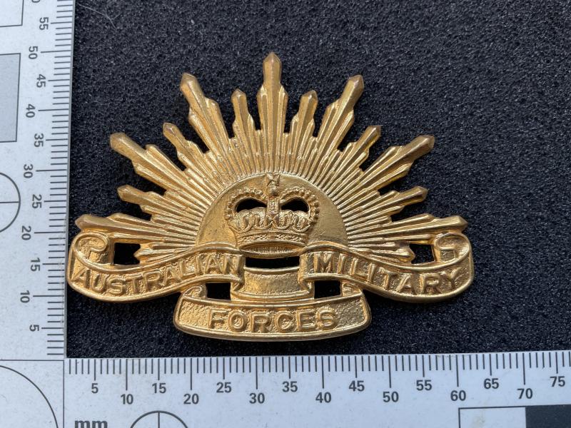 Vietnam era 5th pattern Australian Rising sun hat badge