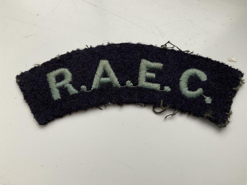 R.A.E.C cloth shoulder title