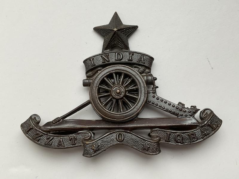 WW2 Indian Artillery bronze O.S.D cap badge