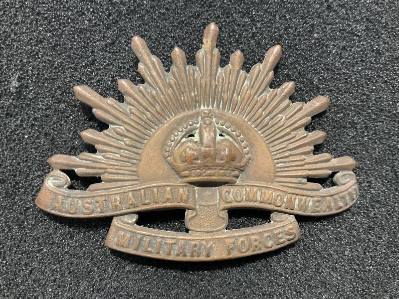 WW1/2 A.I.F Rising sun slouch hat badge by Stokes