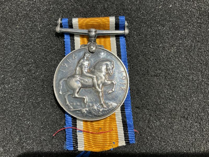 WW1 War medal; 81652 PTE A.W.SARGEANT M.G.C