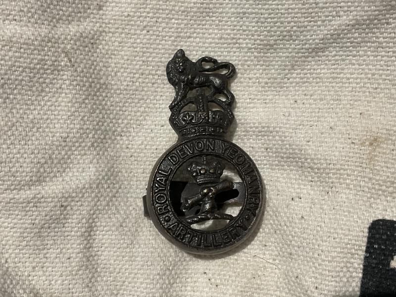 WW2 Royal Devon Yeomanry Artillery O.S.D cap badge