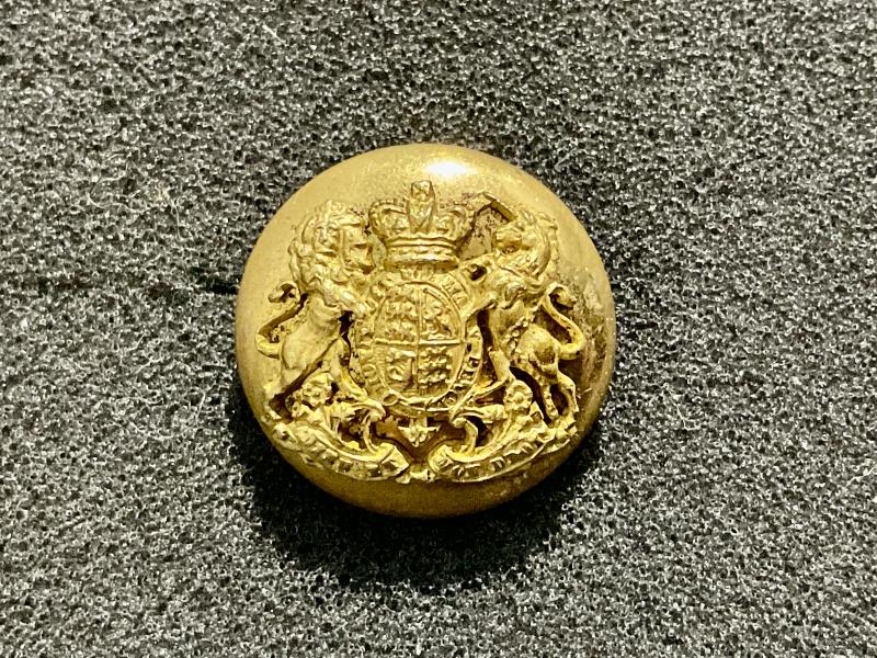 Q.V.C Diplomatic or General Service Officers button