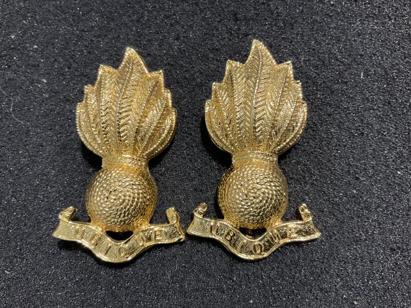 Royal Artillery officers collar badges