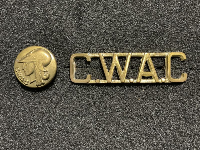 WW2 C.W.A.C brass shoulder title & button