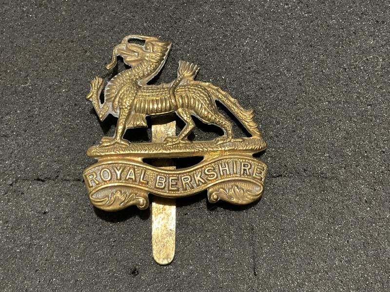 Royal Berkshire Regiment cap badge