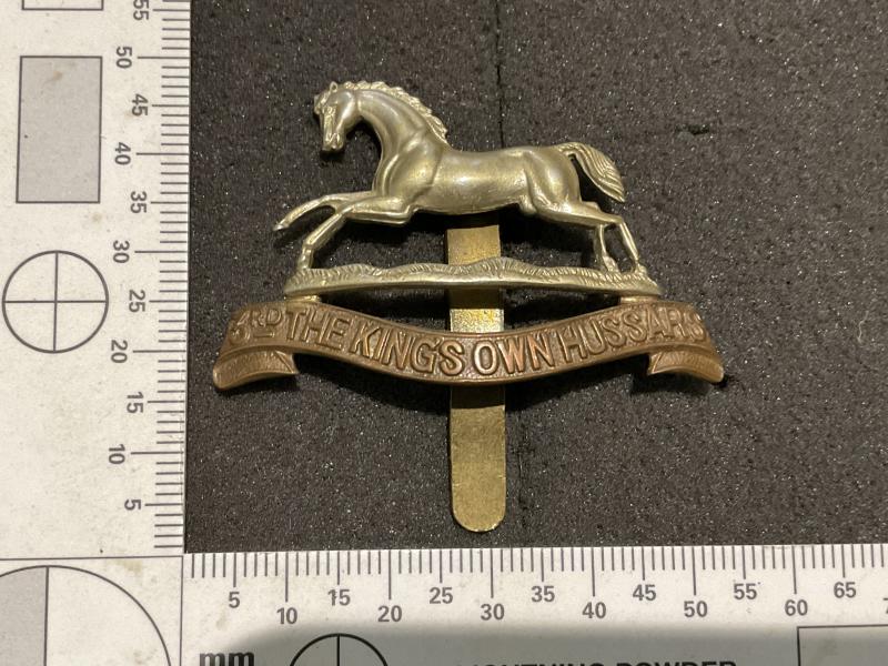Early 3rd The Kings Own Hussars officers cap badge
