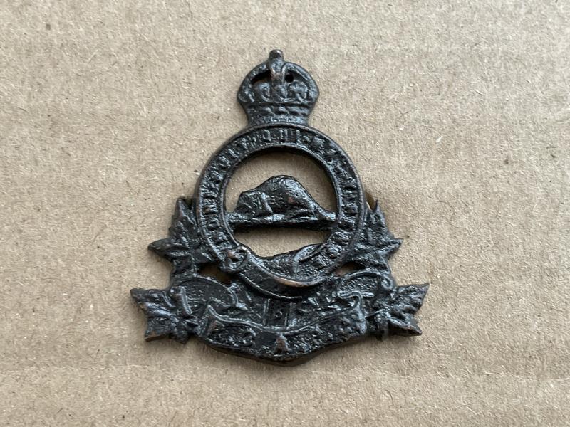 WW2 R.C.A.P.C Officers collar badge