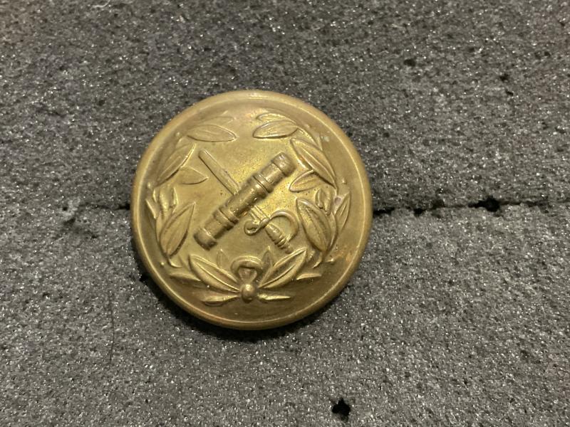 Generals rank large gilded brass button by pitt