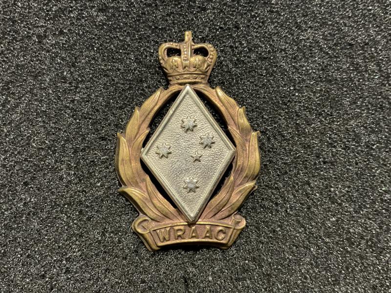 Australian W.R.A.A.C Cap/collar badge circa 1953-60