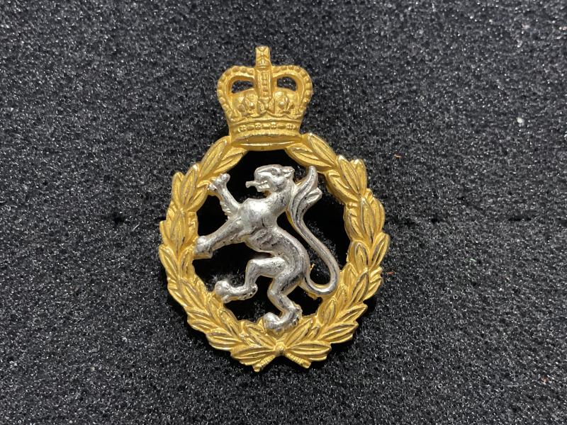 Post 1952 W.R.A.C Officers cap badge by Gaunt