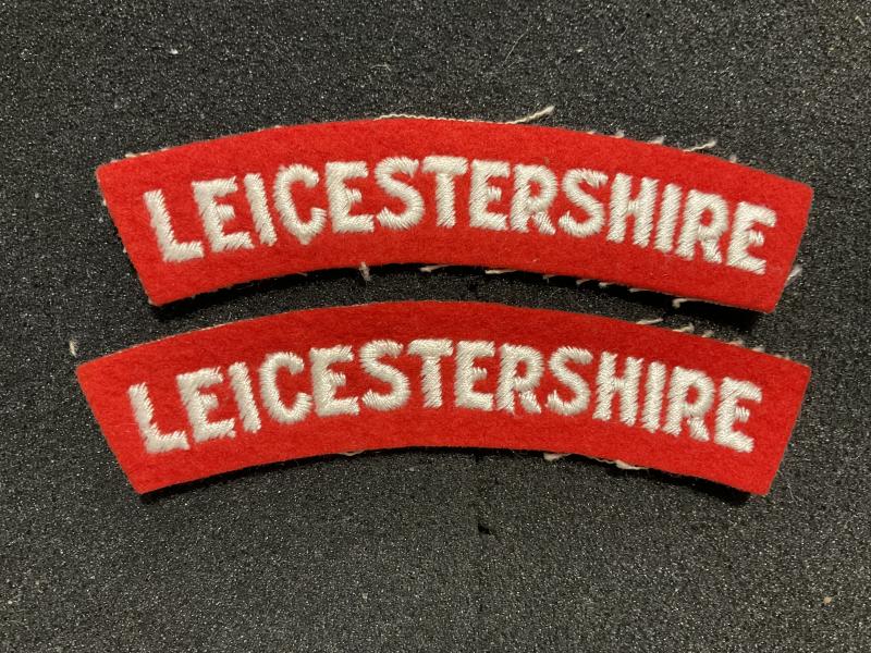 WW2 LEICESTERSHIRE Regt cloth shoulder titles