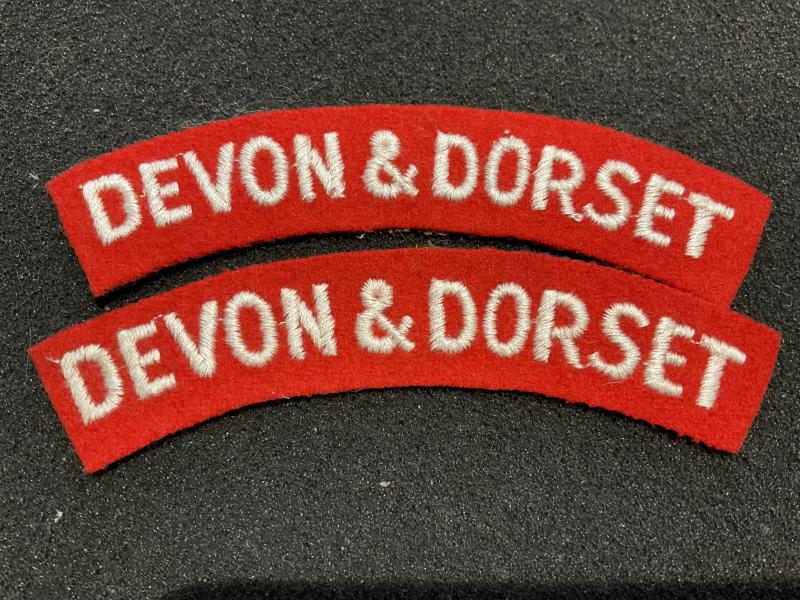DEVON & DORSET red wool shoulder titles