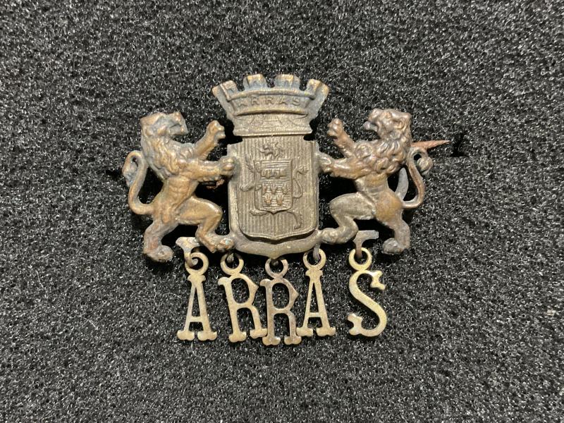 WW1 ARRAS sweetheart badge