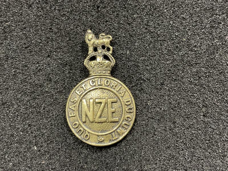 WW1 NZ Engineers cap badge , theatre made