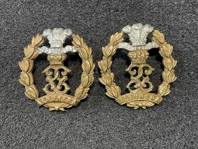 The Middlesex Regiment collar badges