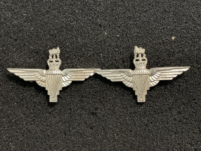 Parachute Regiment officers collar badges