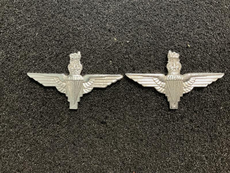 Anodised other ranks Parachute Regiment collar badges