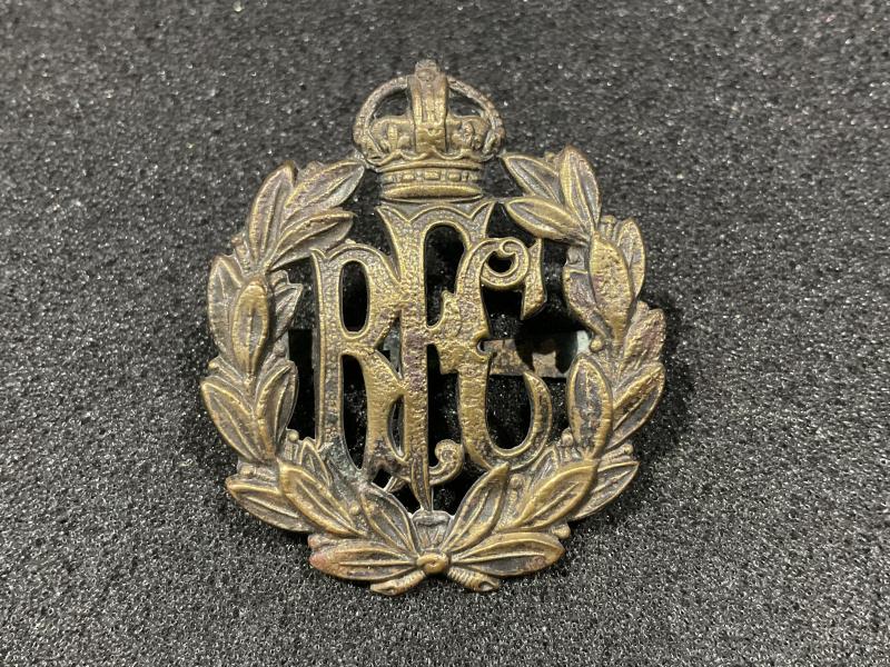WW1 R.F.C Officers service dress cap badge