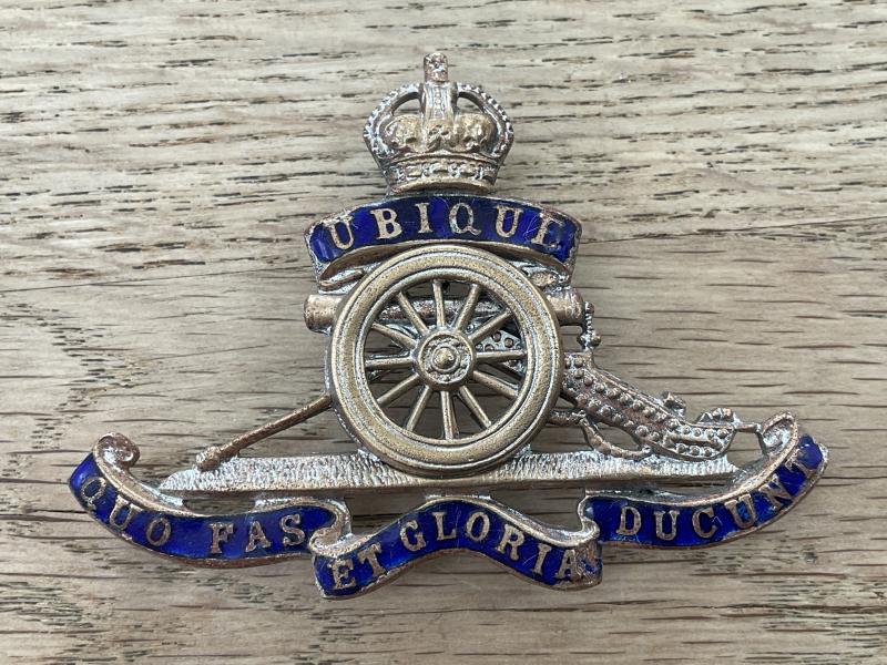 Royal Artillery enamelled pouch badge