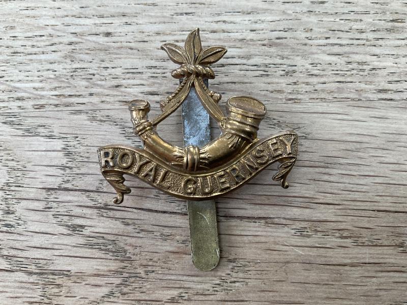 WW1 Royal Guernsey Light Infantry cap badge