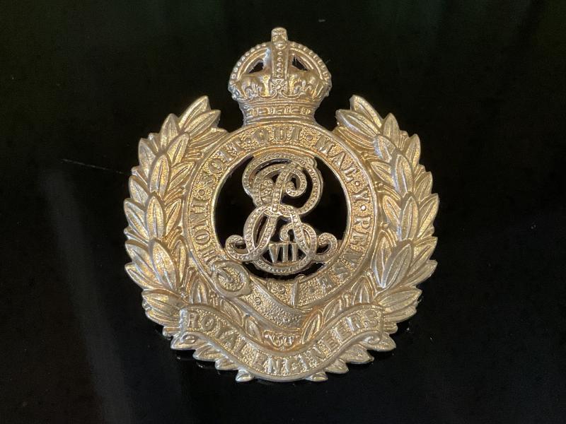 Edward VII Royal Engineers gilded brass cap badge
