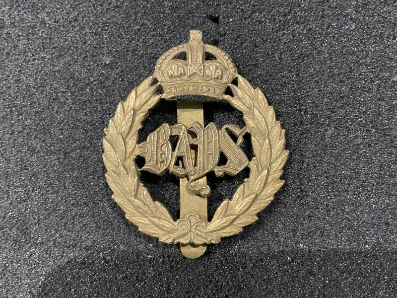 2nd Dragoon Guards ( The Bays) cap badge