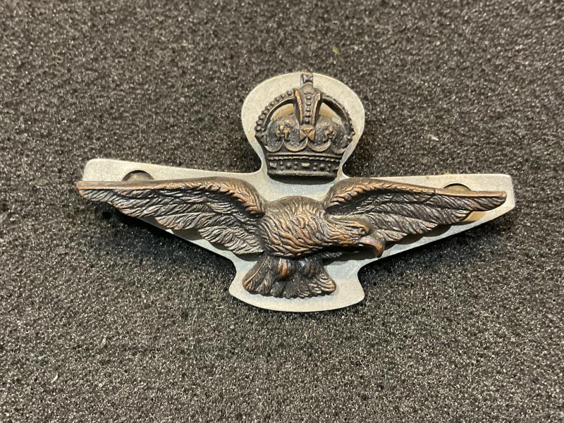WW2 R.A.A.F Officers side cap badge by Stokes