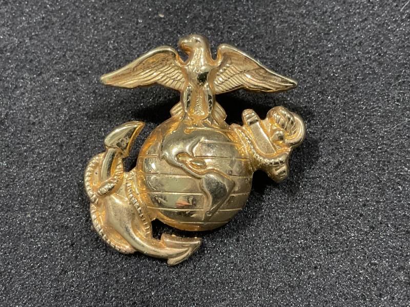 U.S.M.C cap badge