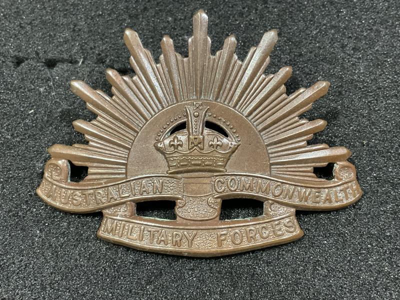 WW2 Australian military Forces Rising sun hat badge