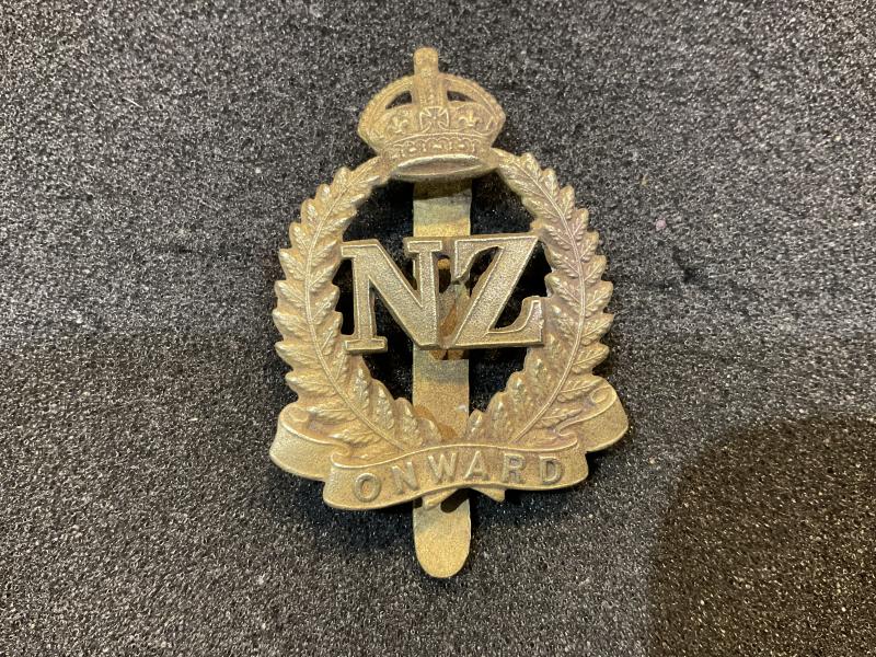 WW1 New Zealand General Service ONWARD badge
