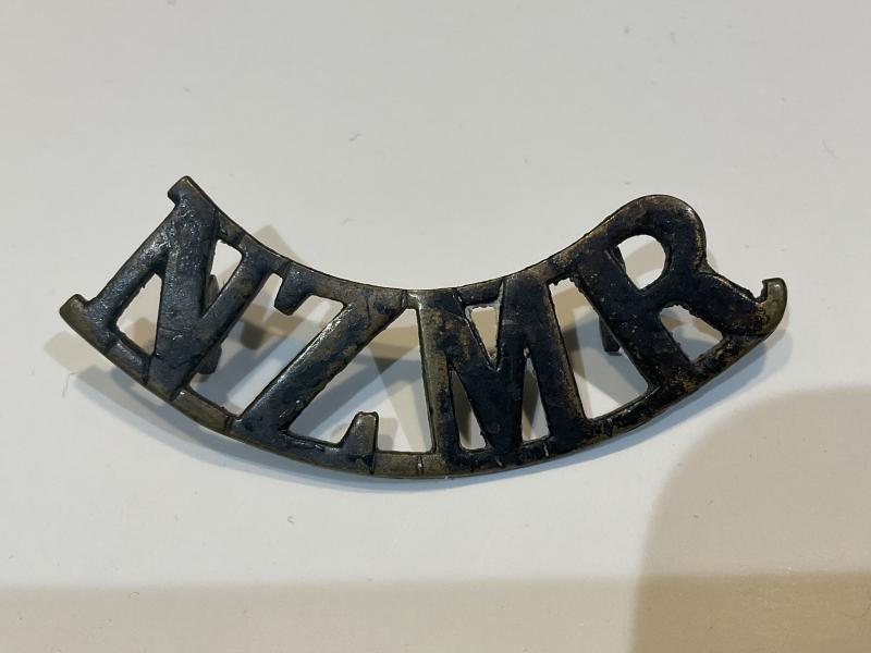 WW1 N.Z.M.R brass shoulder title