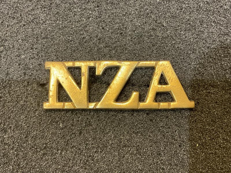 WW1 N.Z.A (New Zealand Artillery) brass shoulder title
