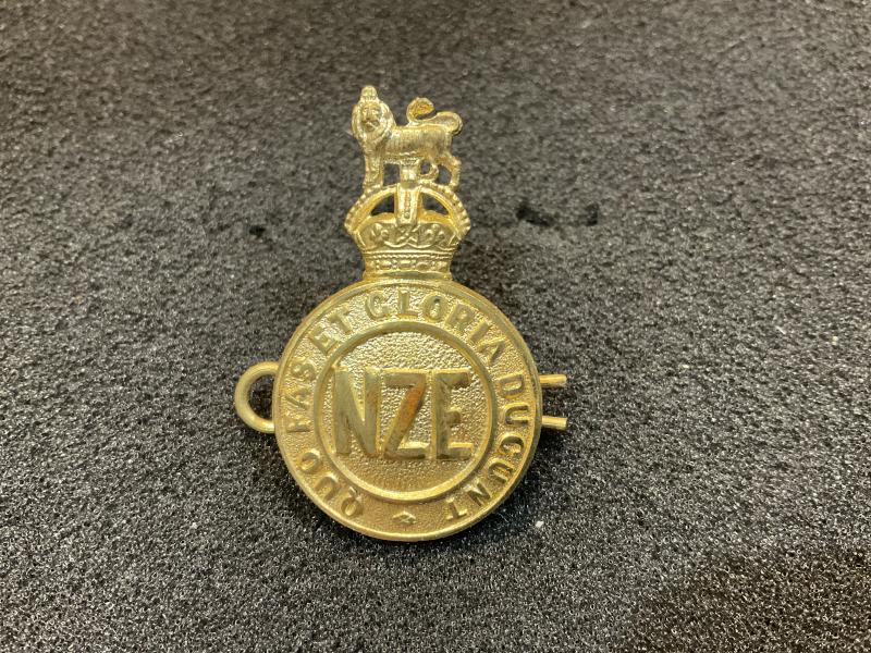 WW1 New Zealand Engineers cap badge by Gaunt London