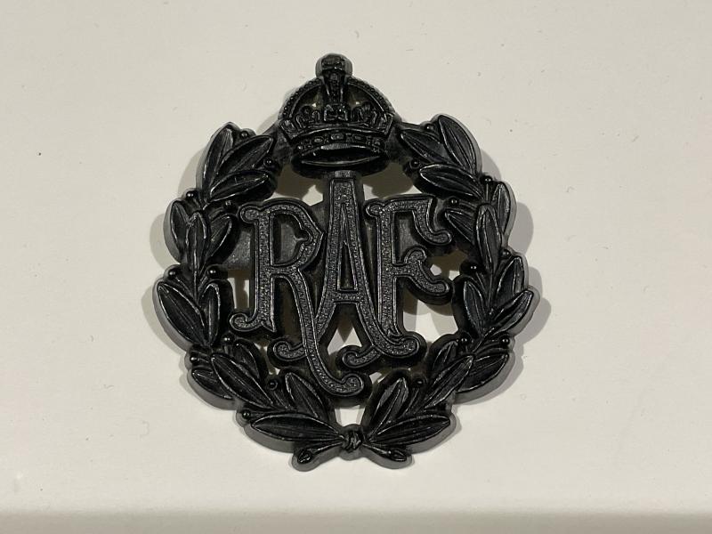 WW2 RAF Plastic economy issue O.Rs cap badge