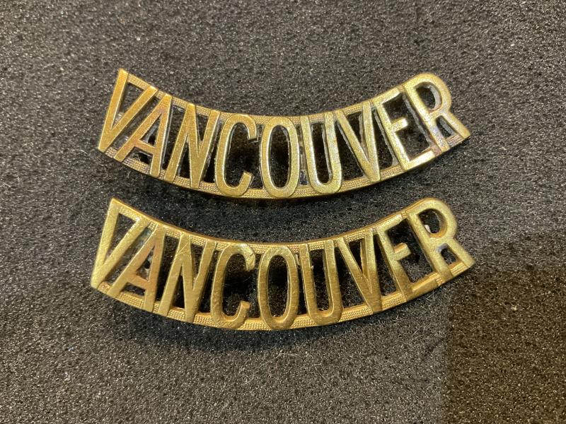 WW2 VANCOUVER Regiment brass shoulder titles